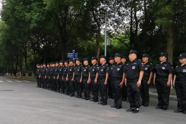 成都工业学院安保服务项目